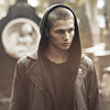 unguibusetrostro: (Ronan - walking through cemetaries)