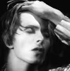 ushahin: (Hair push)