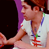aojona: (does bruno mars is gay?)