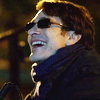 avocadoiuvenis: (laugh scarf)