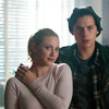 perfectible: (smile ⇾ love ⇾  jughead ⇾  shoulders)