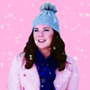 mekare: Gilmore Girls: Lorelai Gilmore in a woolly hat in the snow (Lorelai snow)