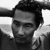 governorkang: (Human - B&W Hands on head)