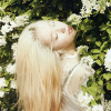venusundae: krystal amidst foliage (１４３ (please hold me))
