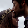 greywash: Eliot kisses Margo's forehead after crowning her, The Magicians, 2x1 (eliot * margo)