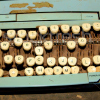esteefee: broken typewriter (type)