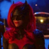 dapatty: Batwoman mid-chest up looking left. (Batwoman close)