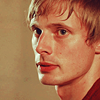 king: Arthur looks with dark, vulnerable eyes and a worried expression. (✖ i fell for crime & i fell for beauty)