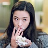outofherdepths: Jun Ji-hyun in Legend of Blue Sea (Eating: Frosting)