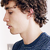 surquelpied: (non pas non plus beau)