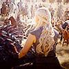 thequeenofdragons: (Holding flowers)