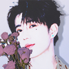 sakana17: lu zhuo holds roses (become-a-farmer-lu-zhuo-roses-2)