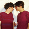 phantasmalpoison: Graham Coxon and Alex James, faces close together (blurslash)