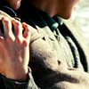 will_scarlett: (holding on)