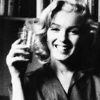 toft: marilyn monroe holds glass (ladies_marilyn)