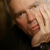em_kellesvig: Jack O'Neill chin on hand looking thoughtful (SG1JackThinking)