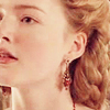 heloise: (& / earring)