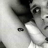 maccunoval: (➳ glancing; grayscale)