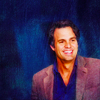 capn_mactastic: Bruce smiling, blue background (Bruce - smile)