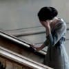 king_touchy: Mary crying on the stairs (Downton Abbey) (weep)