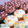 meloukhia: Cupcakes, frosted with polka dots. (Cupcakes)