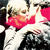 anoyo: Kara & Lee kissing. (bsg kara/lee kiss)