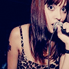 dj_esebel: (Microphone ingenue)