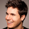 kon_el: PB is Robbie Amell (Smile 1)