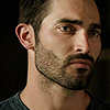 triskehale: (listen (beardy))
